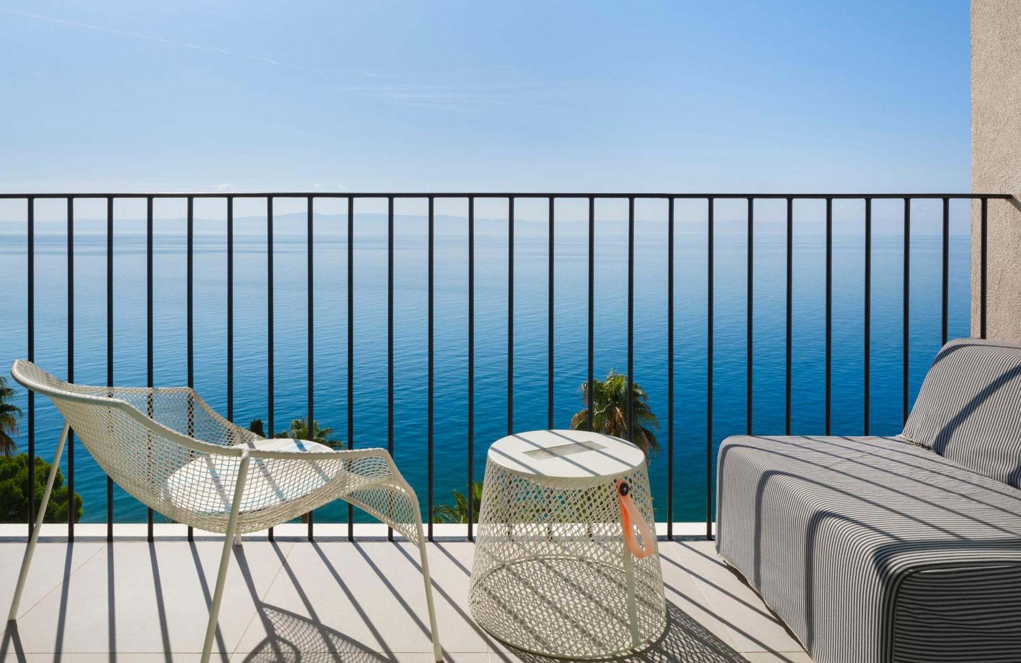 Bluesun Hotel Jadran Tucepi Room photo A balcony