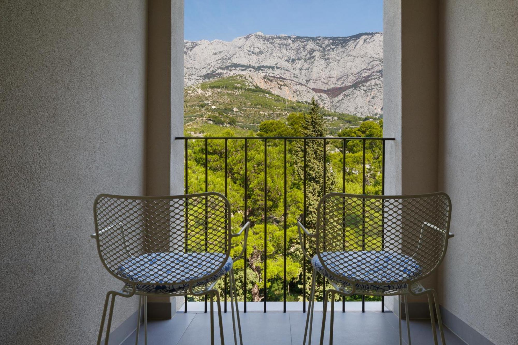 Bluesun Hotel Jadran Tucepi Room photo A balcony
