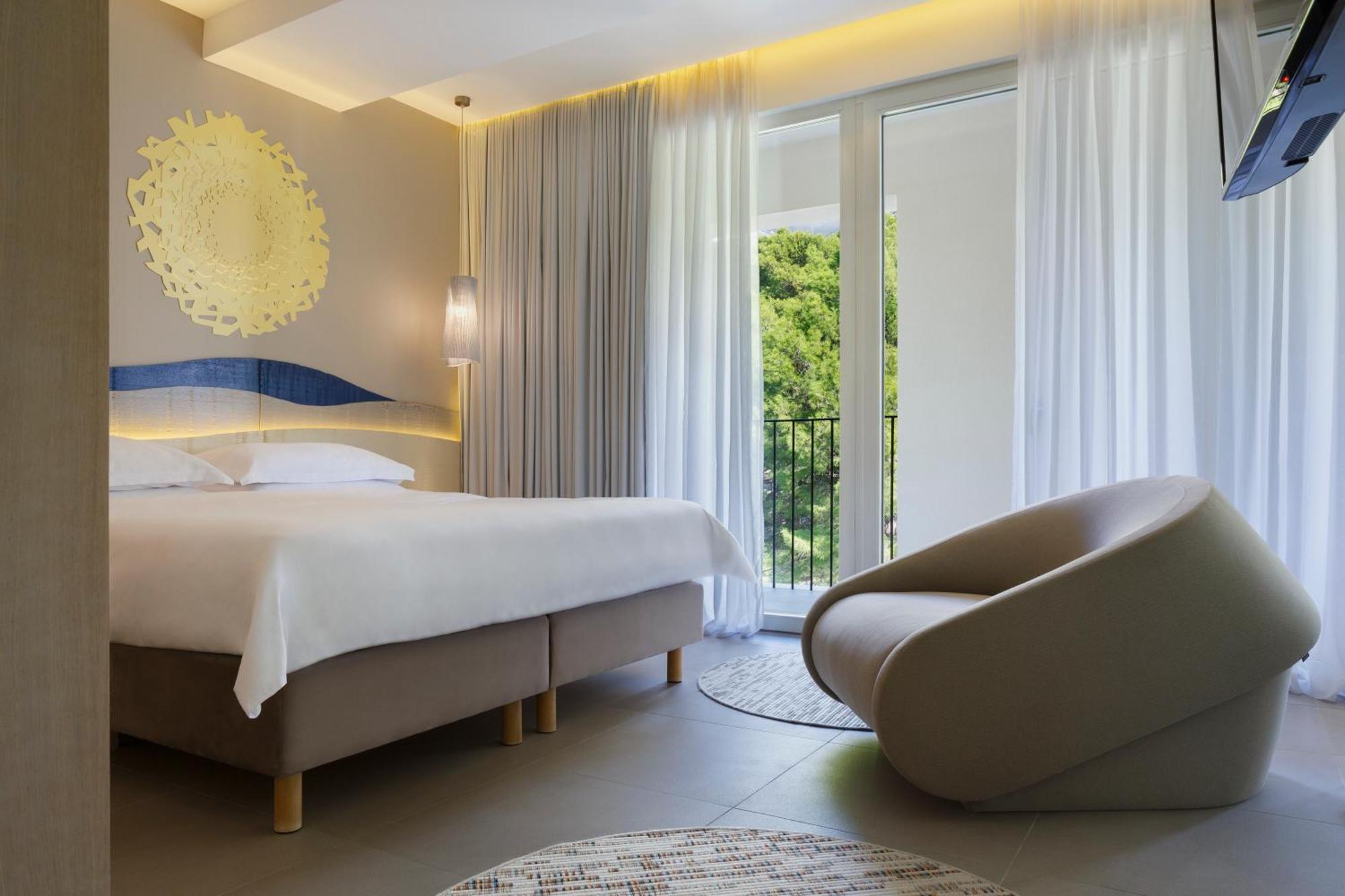 Bluesun Hotel Jadran Tucepi Room photo Deluxe room