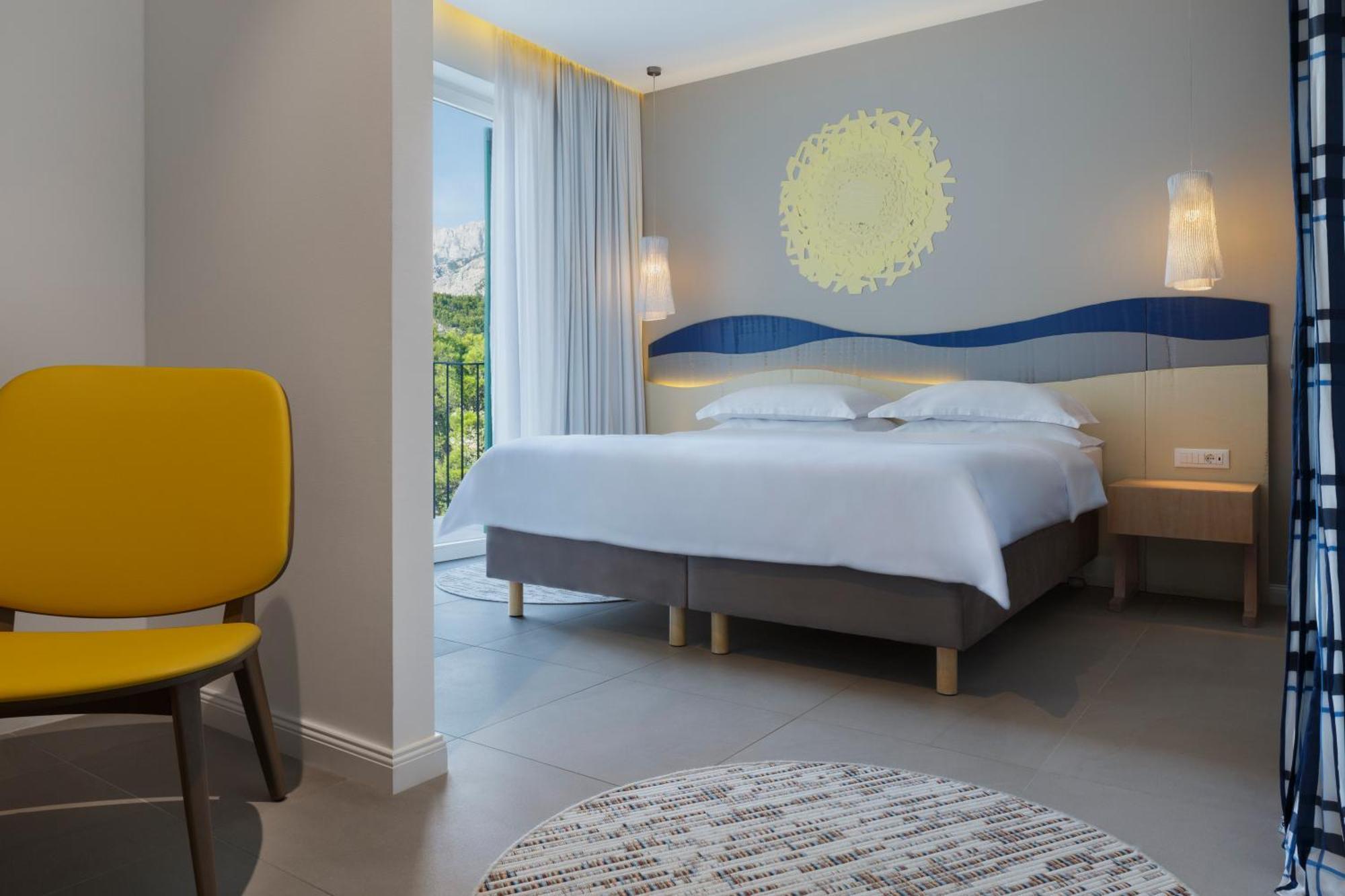 Bluesun Hotel Jadran Tucepi Room photo A room at the hotel